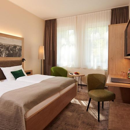 Parkhotel Neustadt Нойштадт-ин-Захзен Экстерьер фото