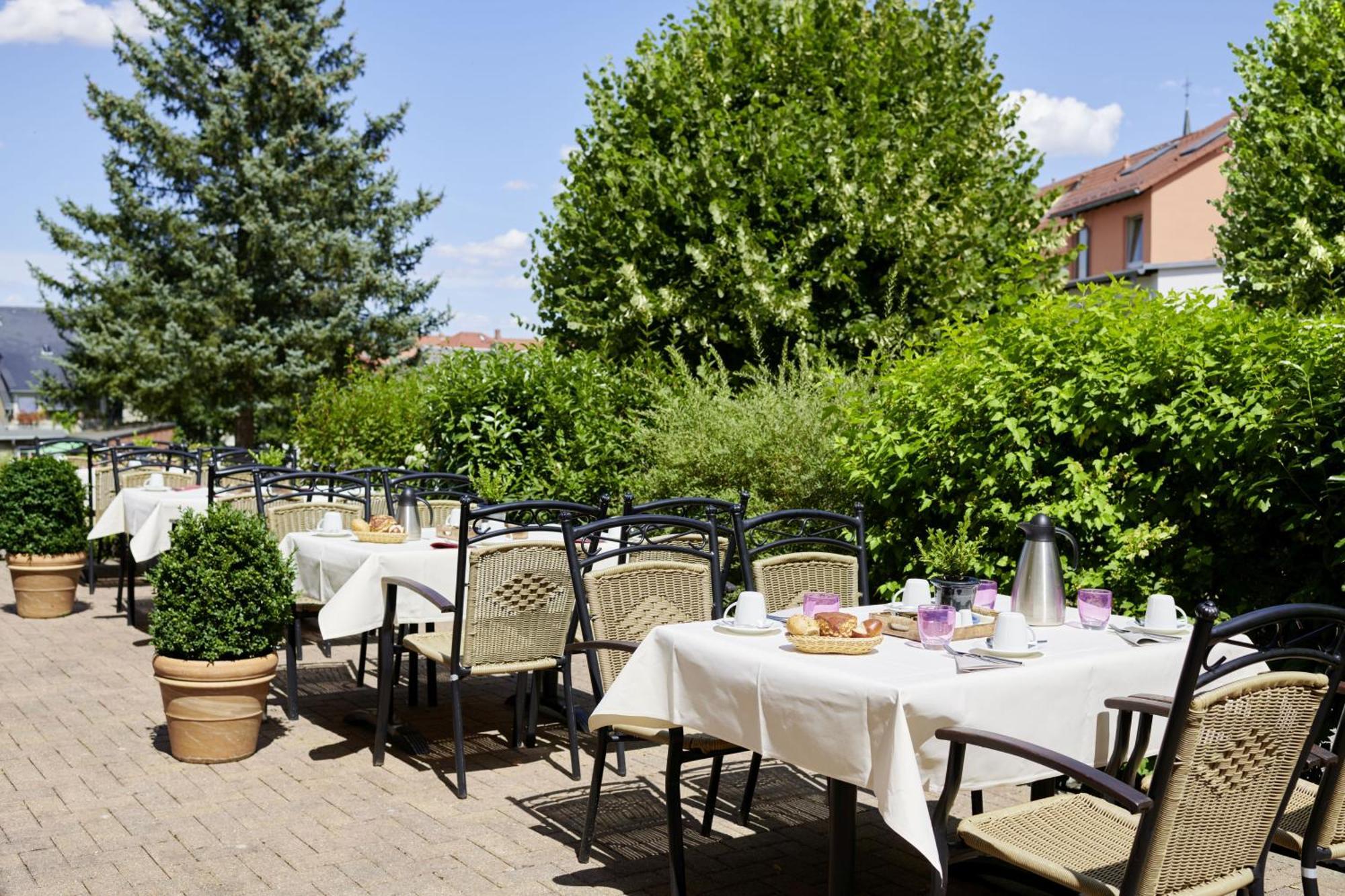 Parkhotel Neustadt Нойштадт-ин-Захзен Экстерьер фото